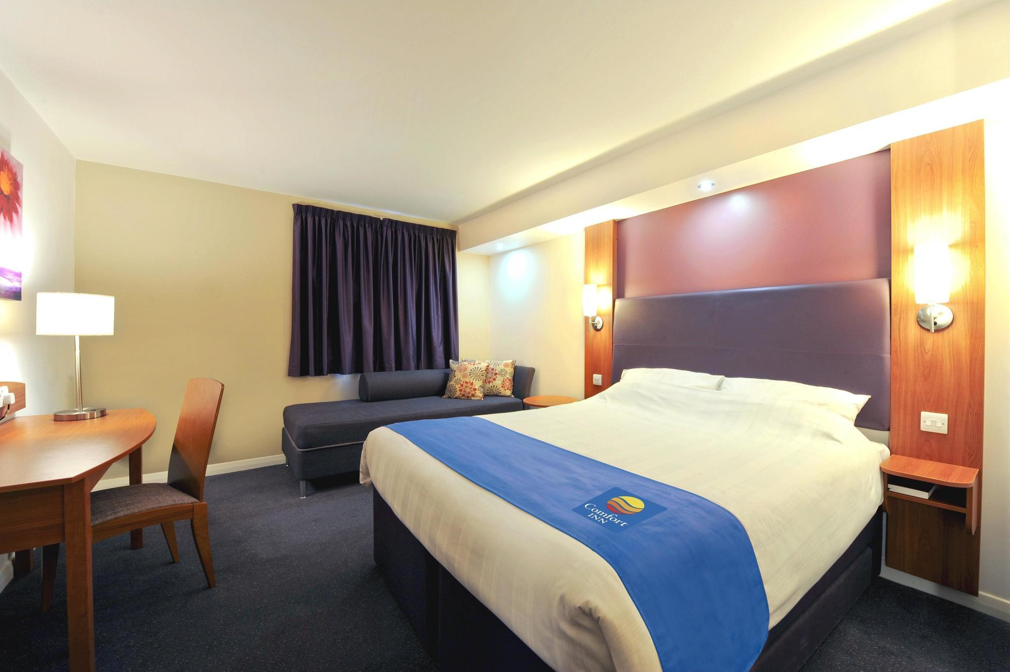 Comfort Inn Manchester North Middleton  Buitenkant foto