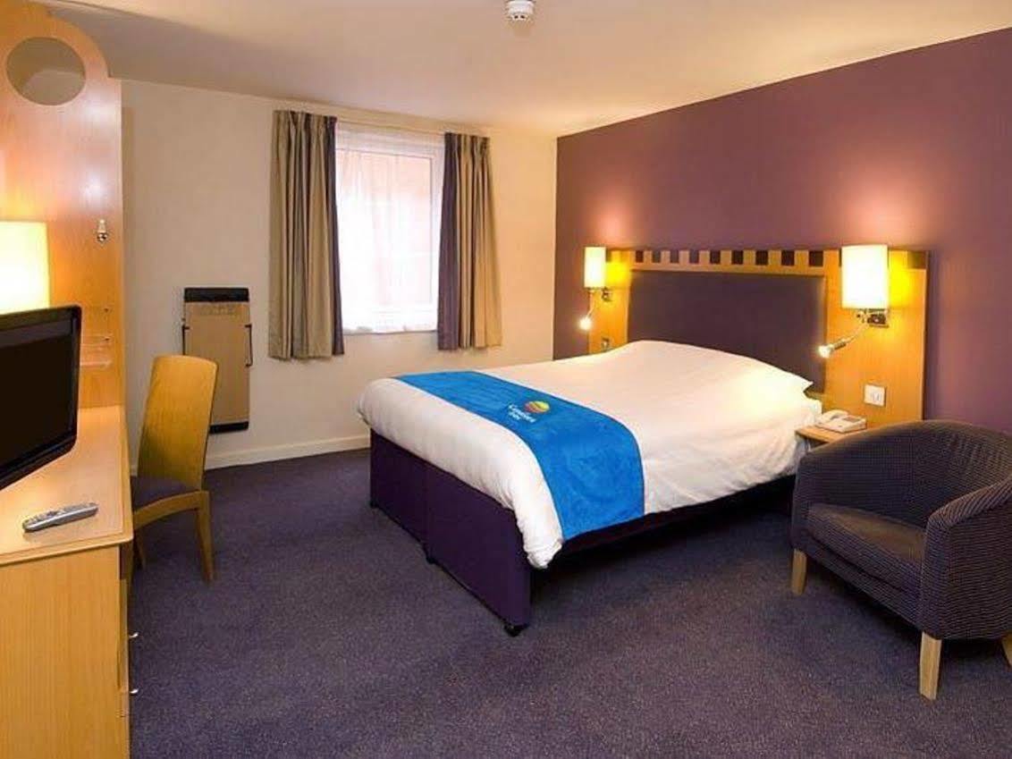 Comfort Inn Manchester North Middleton  Buitenkant foto