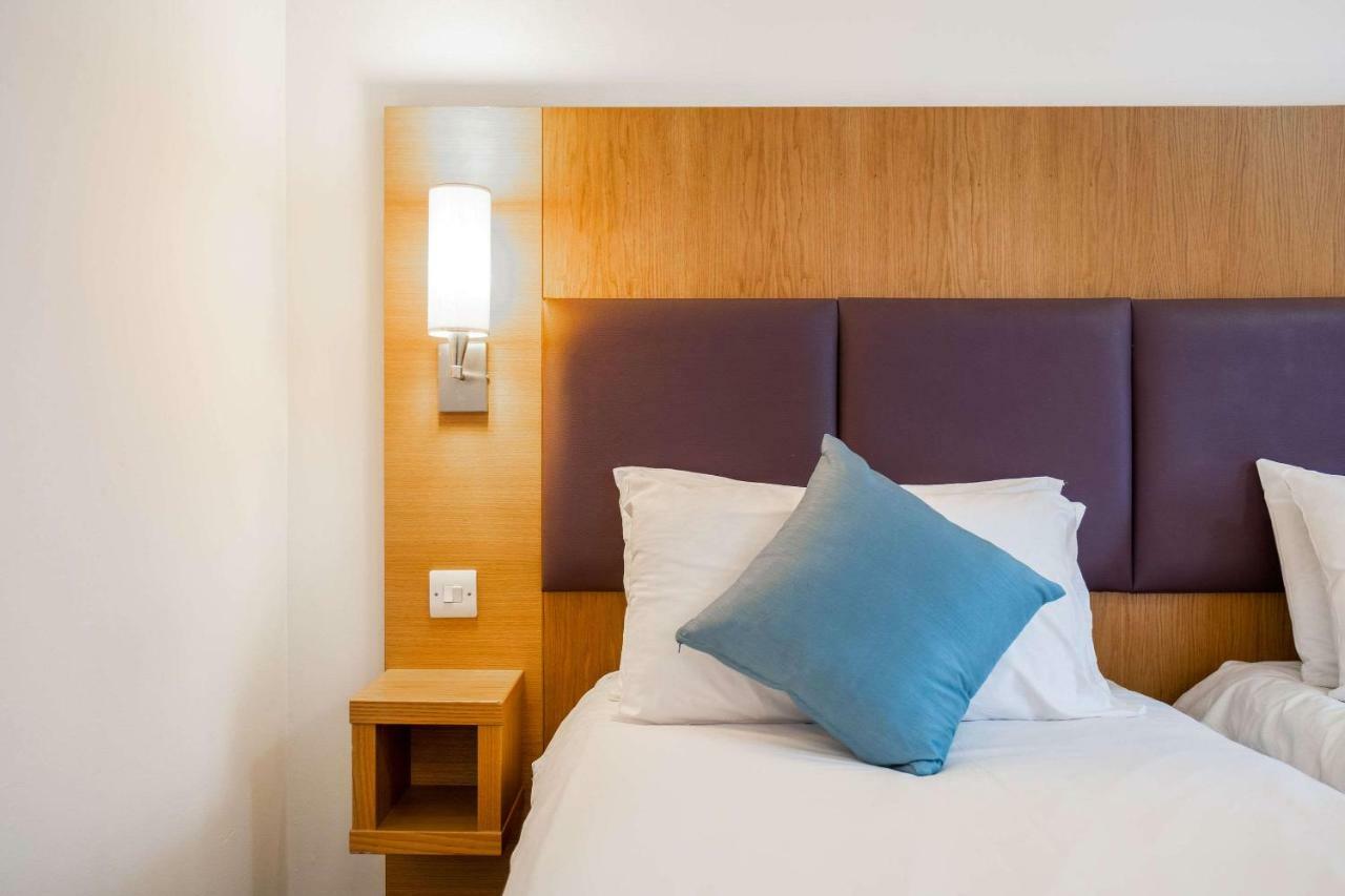 Comfort Inn Manchester North Middleton  Buitenkant foto