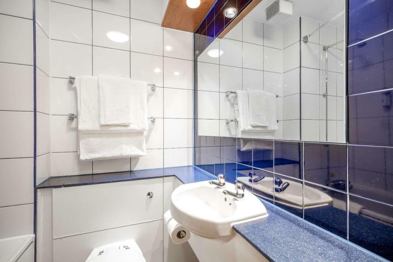 Comfort Inn Manchester North Middleton  Buitenkant foto
