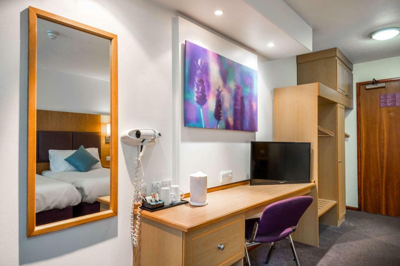 Comfort Inn Manchester North Middleton  Buitenkant foto