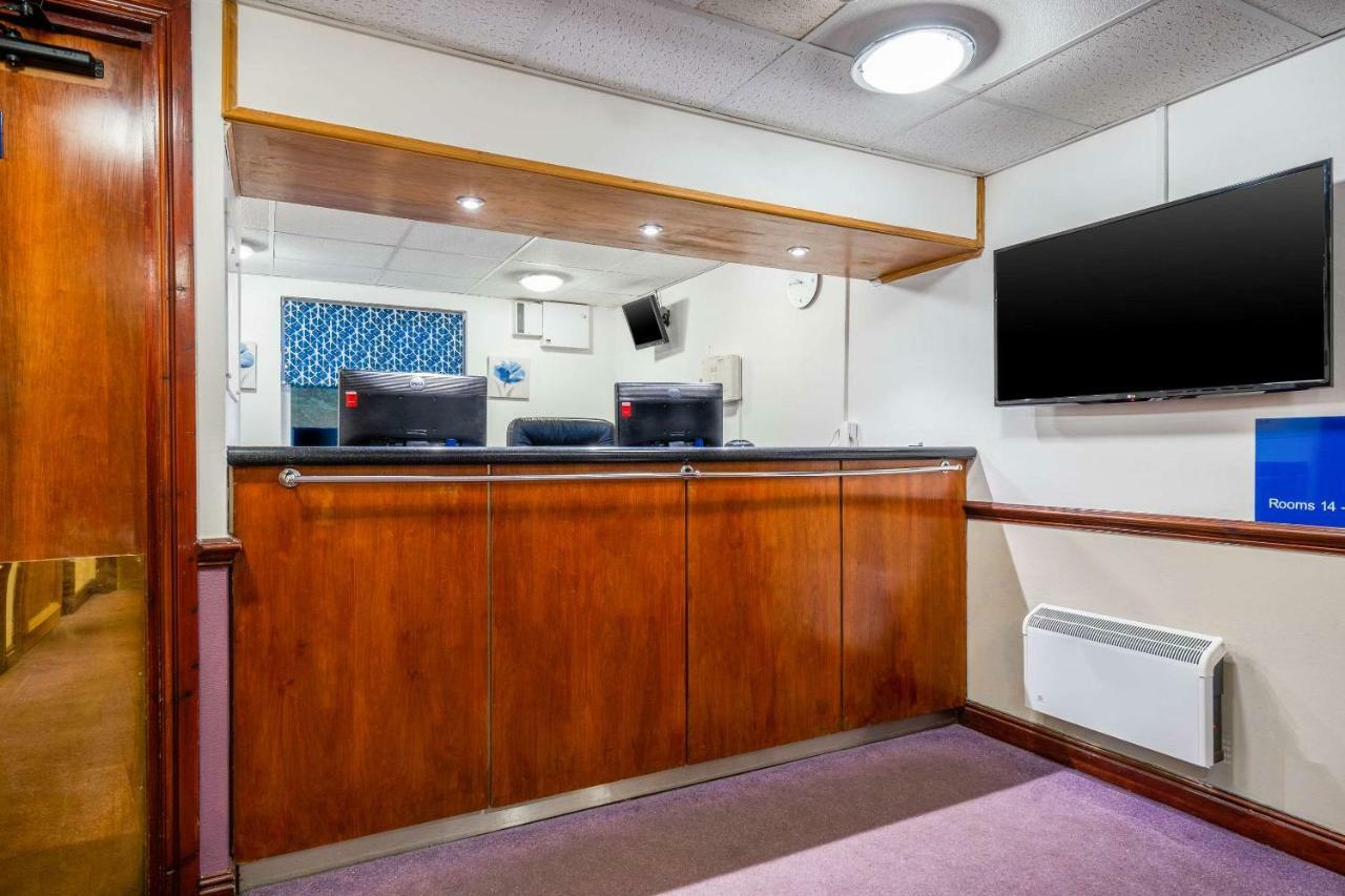Comfort Inn Manchester North Middleton  Buitenkant foto